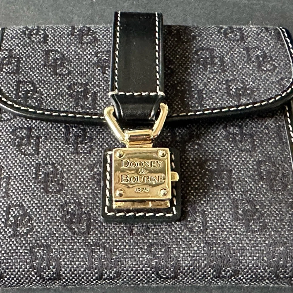 Dooney & Bourke Shoulder Bag w/ Matching Purse New Registration Card Nos Match - Picture 10 of 11